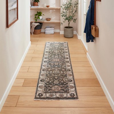 Traditional Vintage Border Rug SO'HOME