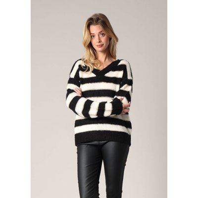 Pull en maille douce à rayures larges
 MARCIANE DEELUXE