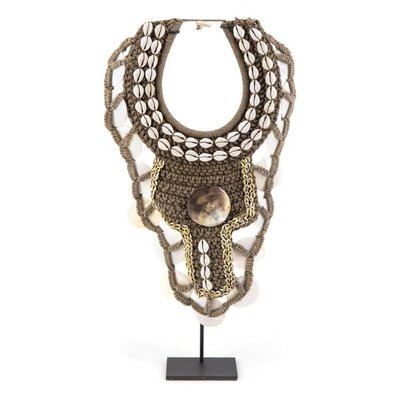 Sculpture collier coquilles corde naturel DECORATION D’AUTREFOIS