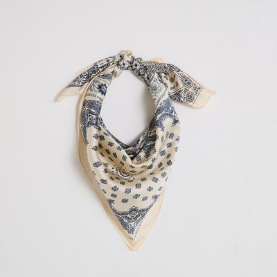 Foulard carré imprimé en satin GRAIN DE MALICE