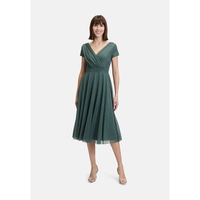 Robe de cocktail au look scintillant VERA MONT