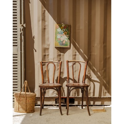 Paire de chaises bistrot en bois Claude N°1404 - Bon état DEBONGOUT