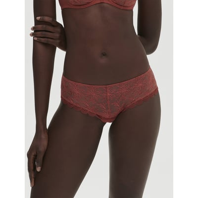 Shorty, SINGULIÈRE SIMONE PERELE