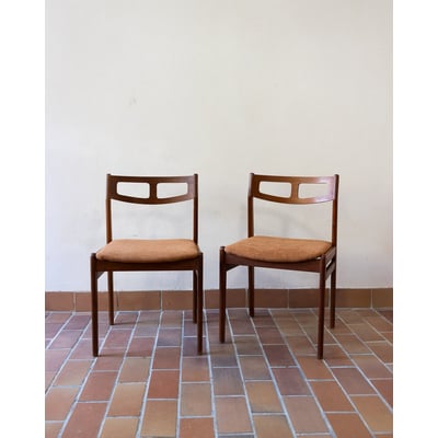 Paire de chaises aux jolis dossiers Alma N°1798 - Bon état DEBONGOUT