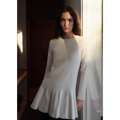 Robe courte en maille plissée MANGO