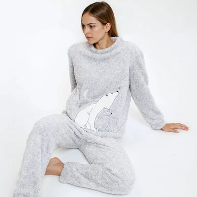 Pyjama in sherpa met geborduure ijsbeer SO'HOME