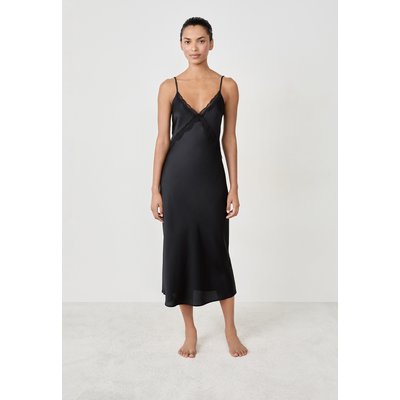 Nuisette longue satinée détails dentelle RENY ETAM