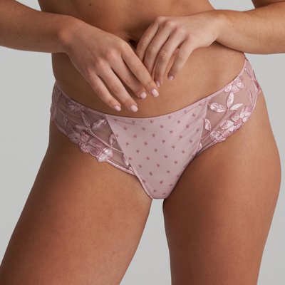 String AGNES MARIE JO