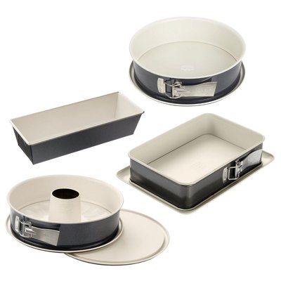 Ensemble de 4 moules à gâteaux de formes différentes DR OETKER