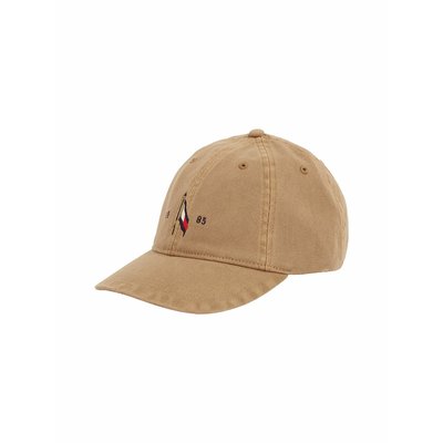 . TOMMY HILFIGER