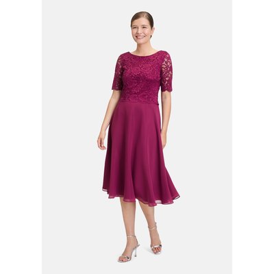 Robe de cocktail en dentelle VERA MONT
