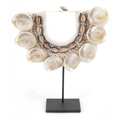 Sculpture collier coquilles corde naturel DECORATION D’AUTREFOIS