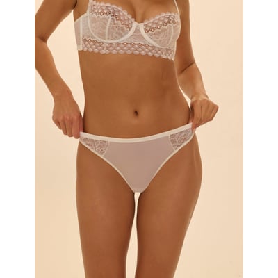 Tanga, RADIEUSE SIMONE PERELE
