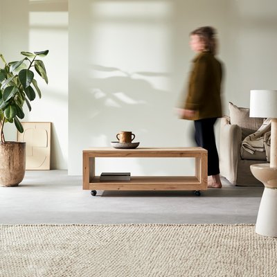 Table basse rectangulaire en chêne massif avec noeuds ANOA TIKAMOON