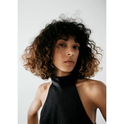 Robe satinée emmanchures américaines MANGO