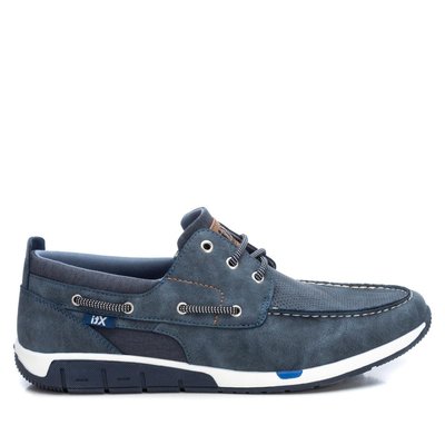 Chaussures fabriqué dans un matériau semblable au cuir de haute qualité avec des lacets XTI