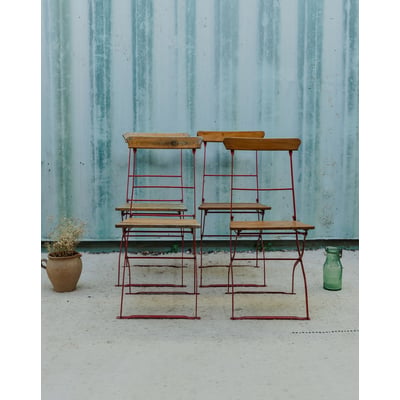 Lot de 4 chaises en bois et métal rouge Claude N°1652 - Bon état DEBONGOUT