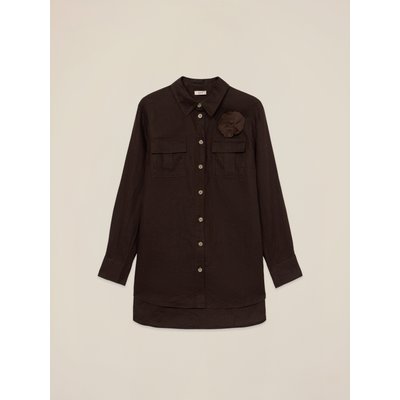 Chemise réalisée en tissu frais 100% lin avec une coupe oversize OLTRE