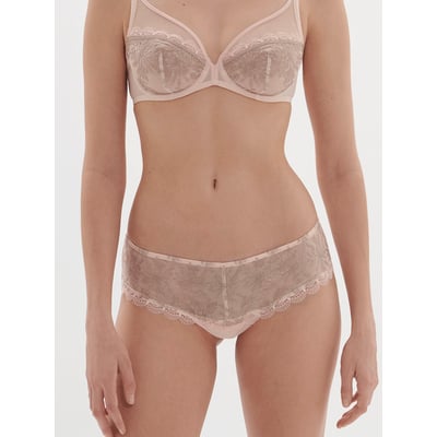 Shorty, SINGULIÈRE SIMONE PERELE