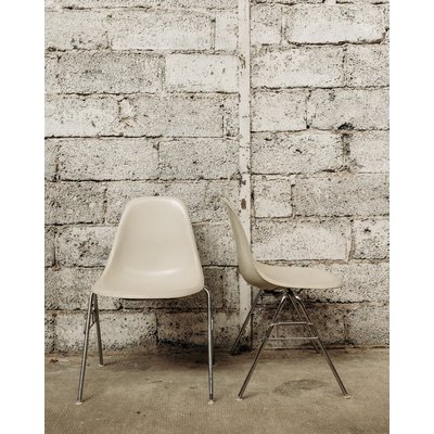 Chaise en métal Diana N°273 - Bon état DEBONGOUT