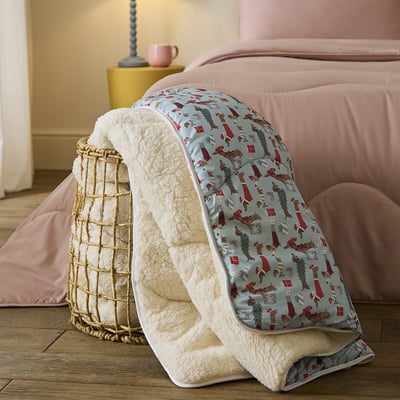 10 Tog Christmas Dogs Sherpa Throw NIGHT LARK