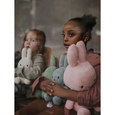 Peluche lapin Miffy velours côtelé éco 33 cm Rose BON TON TOYS