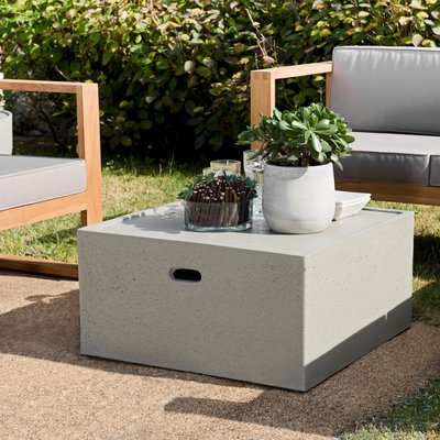 Table basse de jardin carrée en béton 68x68cm SUMMER PIER IMPORT
