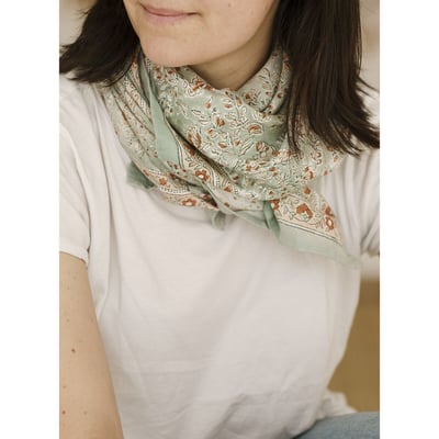 Grand foulard coton imprimé SARIKA MATCHA BINDI ATELIER