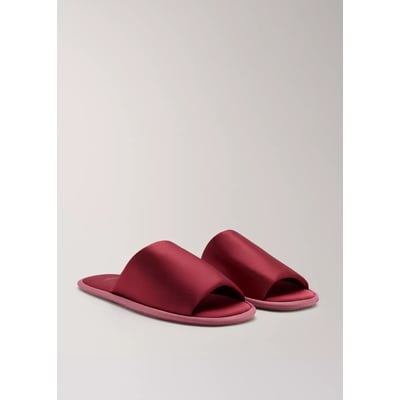Mules satinées avec passepoil contrastant en satin MANGO