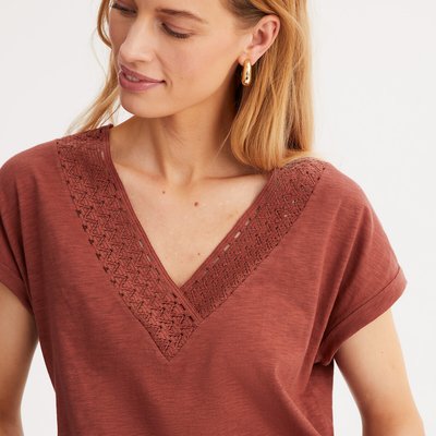 Camiseta con cuello de pico, manga corta, detalle de macramé ANNE WEYBURN