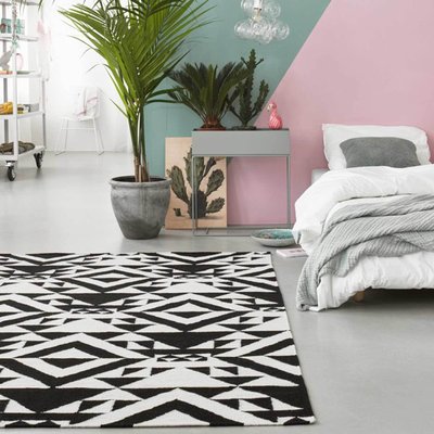 Tapis tissé mains pure laine motif ethnique ,  BLACK MELLOW ACCESSORIZE