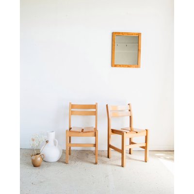 Paire de chaises en pin Alma N°370 - Bon état DEBONGOUT