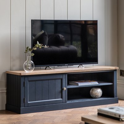 Ende Shaker-Style Oak TV Stand SO'HOME