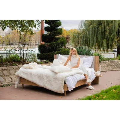 Lit en MDF Tissu avec pieds en bois naturel, SELENA BOBOCHIC