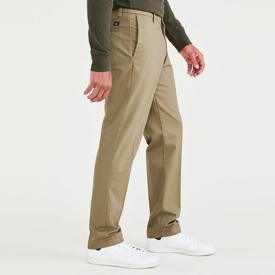 Signatures Stain Defender Chinos in Cotton, Slim Fit DOCKERS