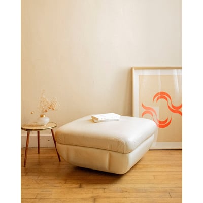 Pouf confortable en cuir beige Jean-Philippe N°95 - Bon état DEBONGOUT