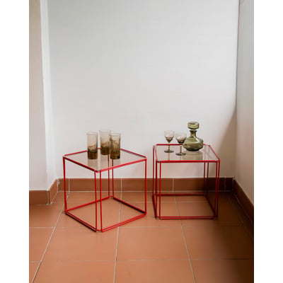 Paire de tables basses en verre et métal rouge Donna N°1639 - Bon état DEBONGOUT