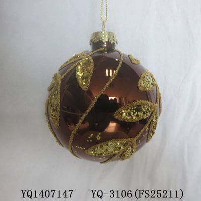 Boule de Noël en verre marron motif feuillage doré D. 80 mm FEERIC LIGHTS & CHRISTMAS