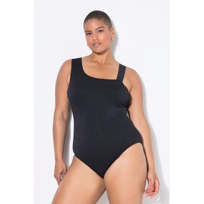Maillot de bain à bonnets souples. Effet STUDIO UNTOLD