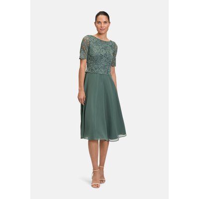 Robe de cocktail en dentelle VERA MONT
