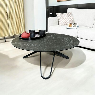 Table basse ronde en céramique marbrée anthracite LOMBARDIE PIER IMPORT