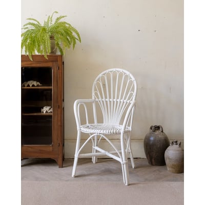 Fauteuil en rotin blanc Ernest N°1000 - Bon état DEBONGOUT