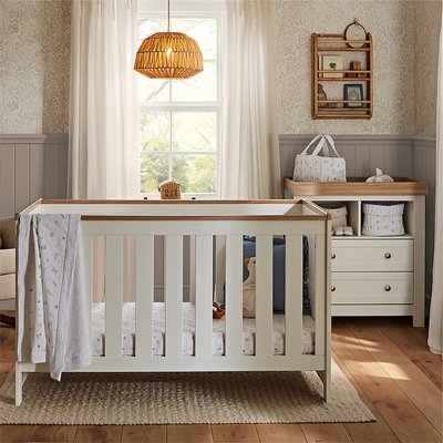 Burford 2-Piece Nursery Furniture Set CUDDLECO