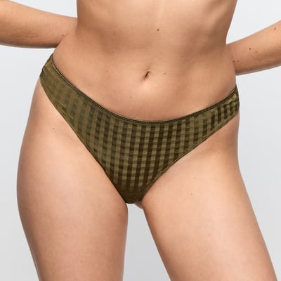 String AVERO MARIE JO