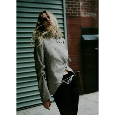 Veste en jacquard à revers MANGO