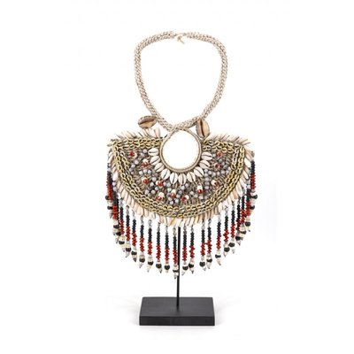 Sculpture collier coquilles corde naturel DECORATION D’AUTREFOIS