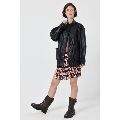 Blouson en cuir élégant et fonctionnel avec ses poches plaquées, sa fermeture à bouton-pression et son col montant FARA ARTLOVE