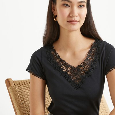 Camiseta con cuello de pico, detalle de guipur, manga corta ANNE WEYBURN