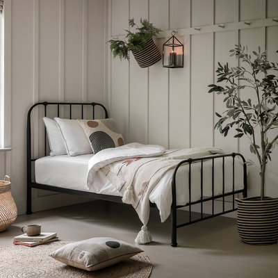 Eastgate Metal Bed SO'HOME