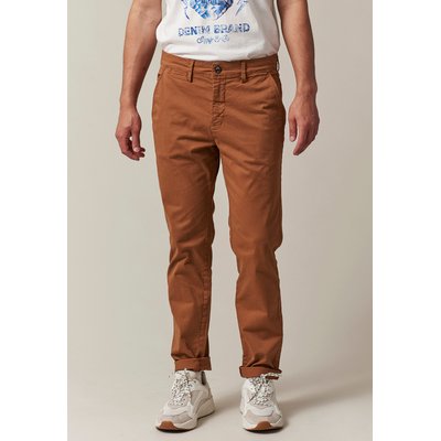 Pantalon chino, coupe slim, poches passepoilées avec boutons dans le dos MAYON DEELUXE